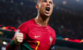 Ronaldo bekommt im Europapokal die gelbe Karte
